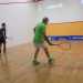 Due atleti invece si stanno affrontando in una partita classica:  loccasione per capire come si gioca a squash